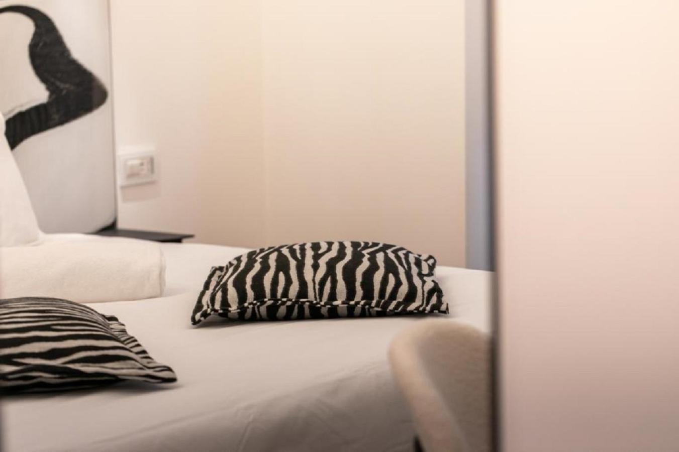 Hotel Bhr Cavour 150 Rom Exterior foto